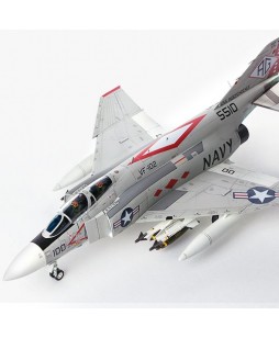 Academy modelis USN F-4J VF-102 Diamondbacks 1/48