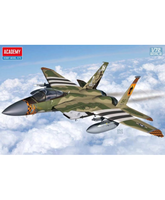 Academy modelis F-15C 75th Anniversary Medal of Honor 1/72