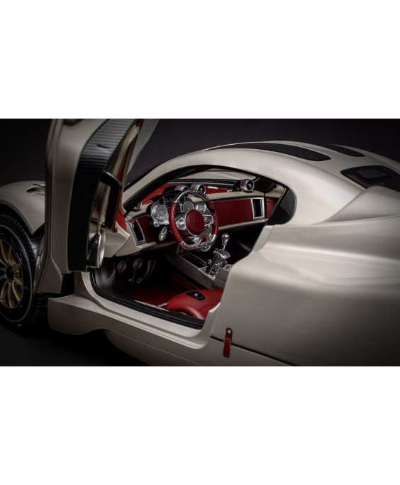 Pocher - Pagani Utopia Coupé - Rinascimento Lucido 1/8
