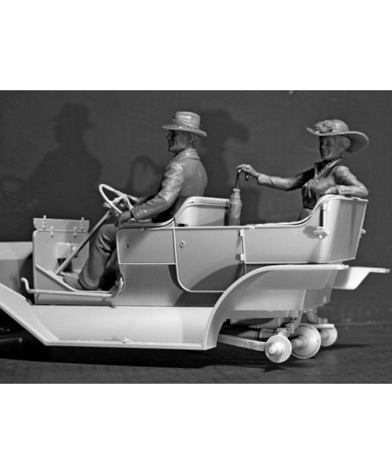ICM modelis Model T 1911 Touring with American Motorists  1/24