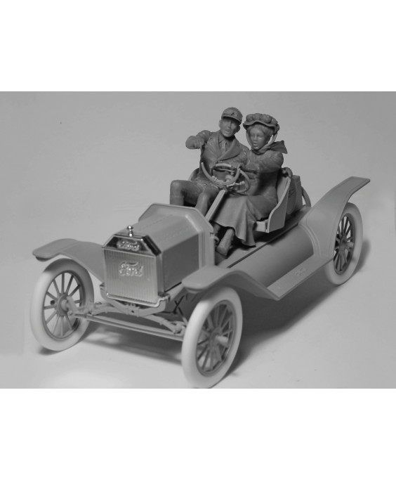 ICM modelis T 1913 Speedster with American Sport Car Drivers 1/24