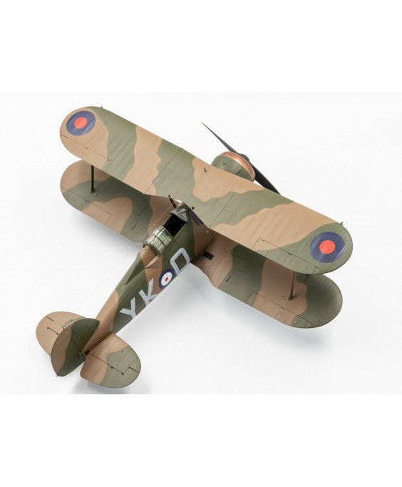 ICM modelis Gloster Gladiator Mk.I with British Pilots in Tropical Uniform 1/32