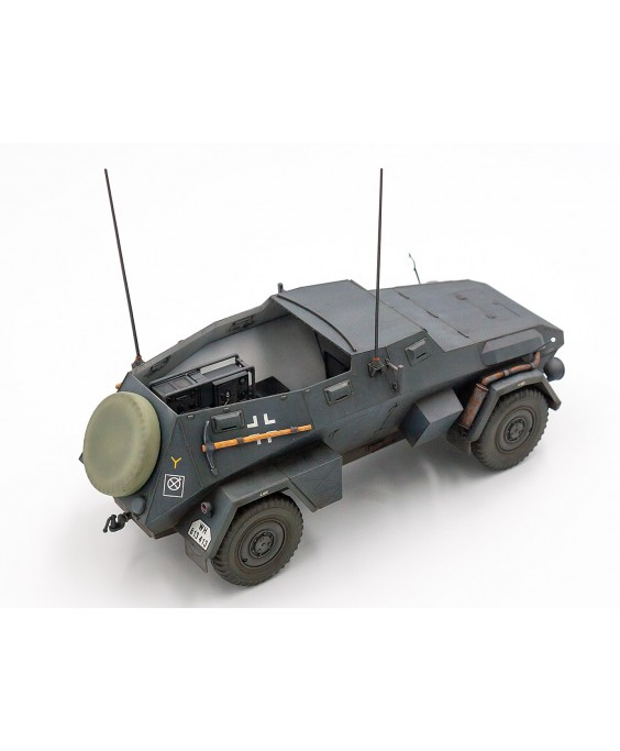 ICM modelis Sd.Kfz. 247 Ausf.B with Crew 1/35