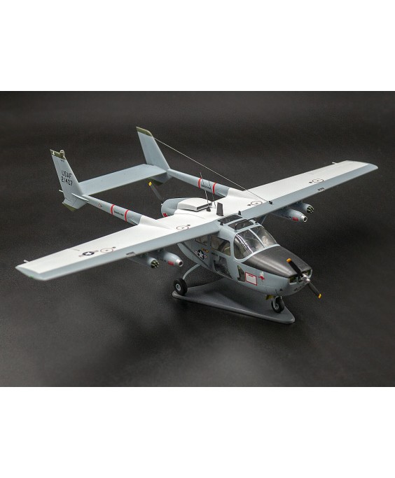ICM modelis Cessna O-2A Skymaster, American Reconnaissance Aircraft 1/48