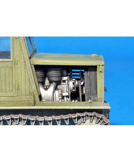 MiniArt modelis YA-12 Soviet Artillery Tractor 1/35