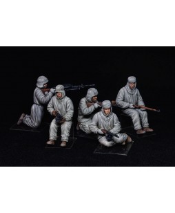 MiniArt SOVIET ASSAULT INFANTRY (WINTER CAMOUFLAGE CLOAKS) 1/35