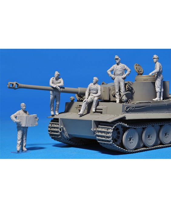 MiniArt GERMAN TANK CREW, Normandy 1944 1/35 MiniArt GERMAN TANK CREW, Normandy 1944 1/35