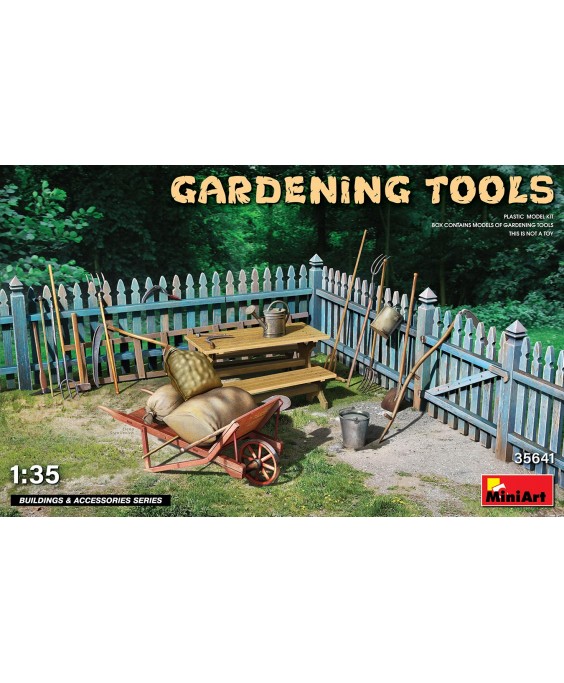 MiniArt gardening tools 1/35