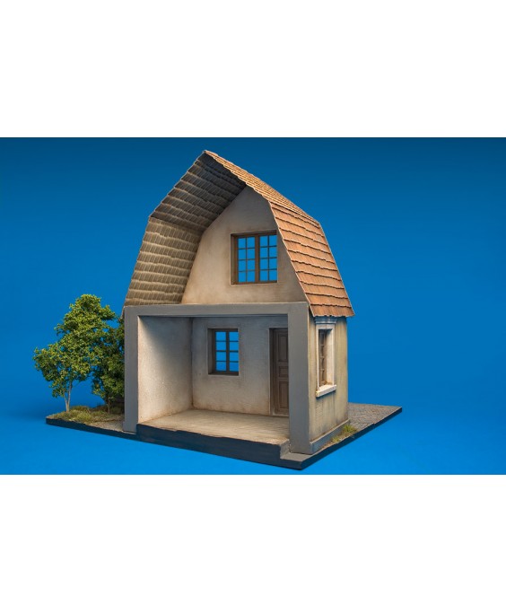 MiniArt Village House w/Base 1/35
