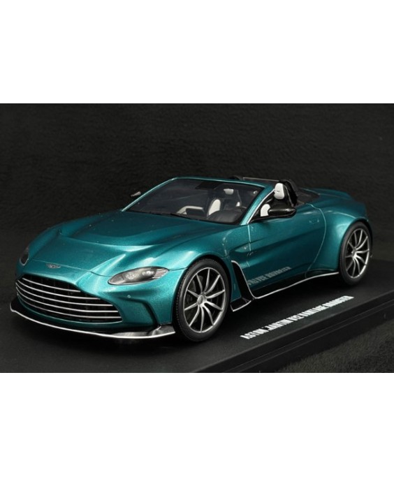 GT SPIRIT - Aston Martin V 12 Vantage Roadster Turquoise 2023, 1/18