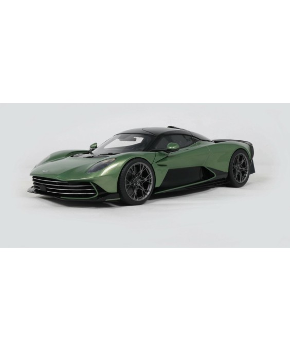 GT SPIRIT - ASTON MARTIN VALOUR GREEN 2025, 1/18