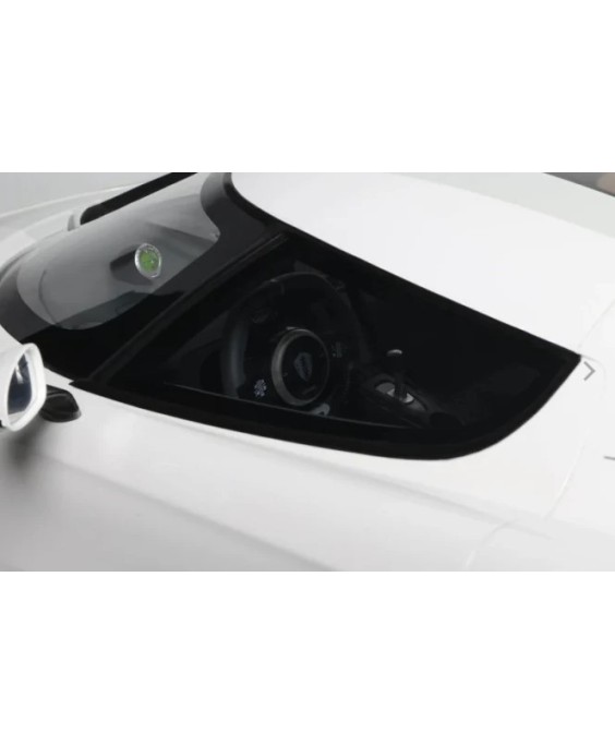 GT SPIRIT - Koenigsegg Jesko White 2019, 1/8