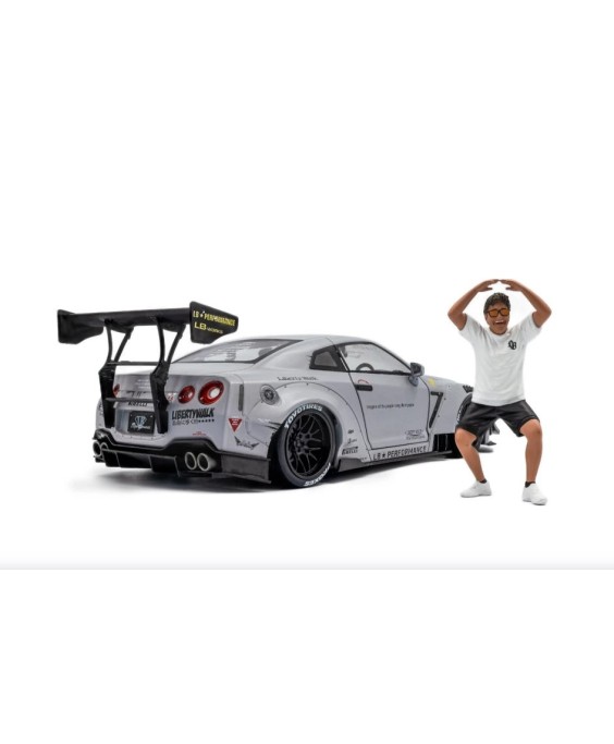 SOLIDO - Nissan GT-R (R35) w/Liberty Walk Body Kit Type 2.0 with Kato Figure, 1/18