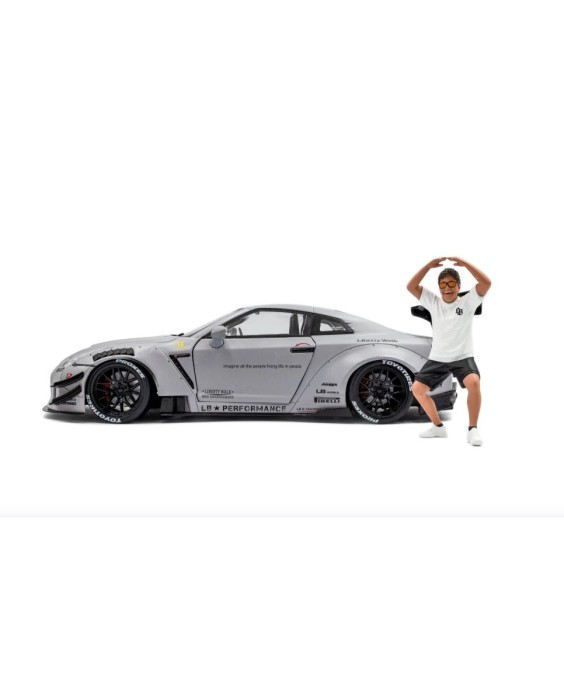 SOLIDO - Nissan GT-R (R35) w/Liberty Walk Body Kit Type 2.0 with Kato Figure, 1/18
