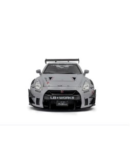 SOLIDO - Nissan GT-R (R35) w/Liberty Walk Body Kit Type 2.0 with Kato Figure, 1/18