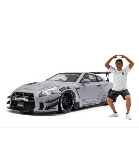 SOLIDO - Nissan GT-R (R35) w/Liberty Walk Body Kit Type 2.0 with Kato Figure, 1/18